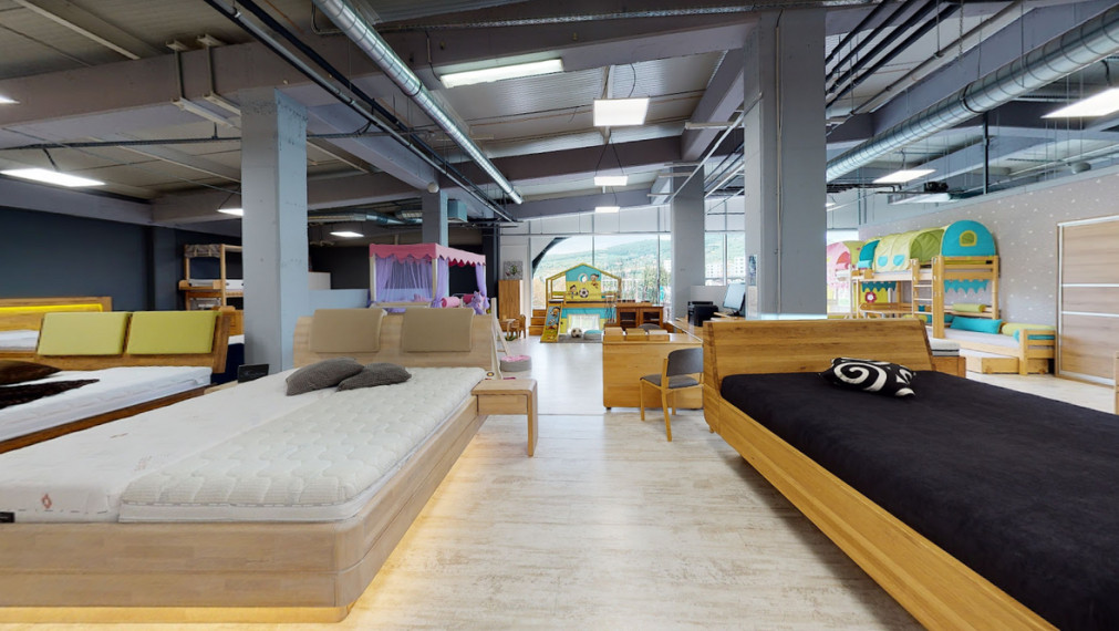 183m2 Obchodný priestor s veľkými výkladmi na Račiansku ulicu, Bratislava III