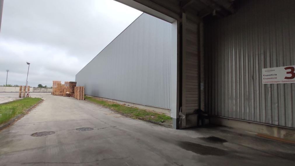 2.500m2 skladovo-výrobná hala s možnosťou administratívy na prenájom, DUNAJSKA STREDA