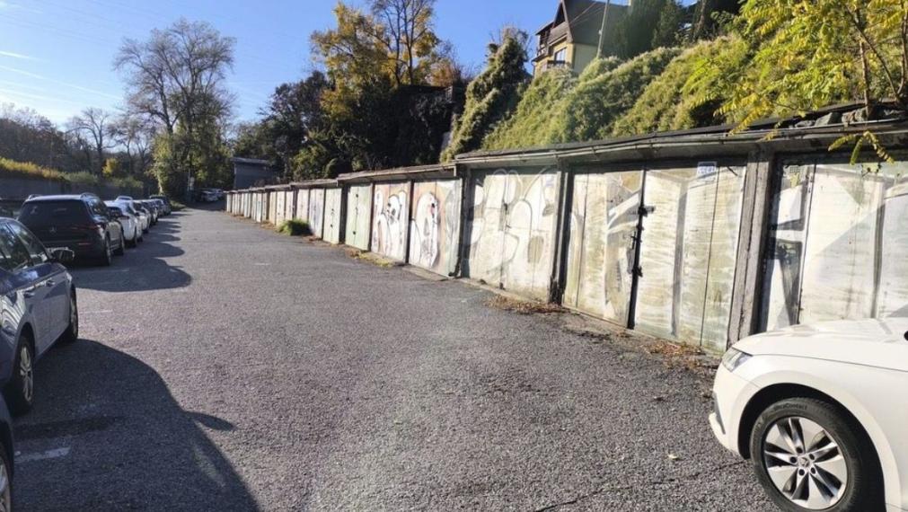 Garáž na predaj - ul. Devínska cesta, Bratislava IV