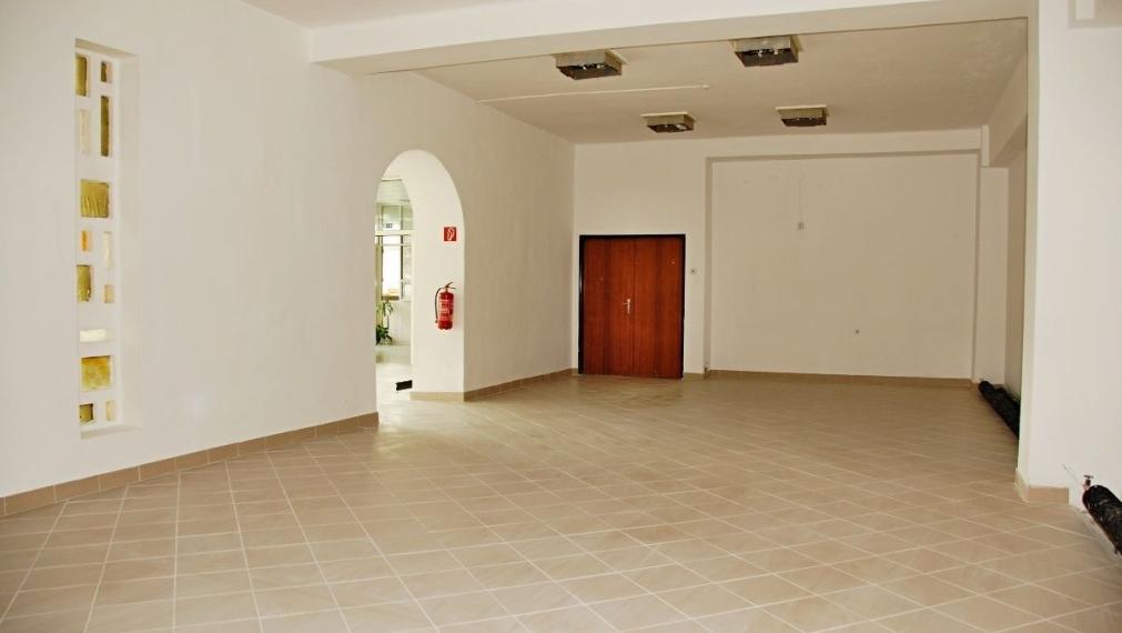 Obchodné priestory,Trenčín, Za mostami