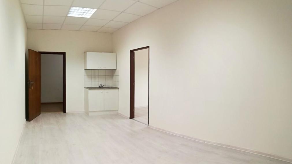 Kancelárske  priestory s kuchynkou – Trenčín