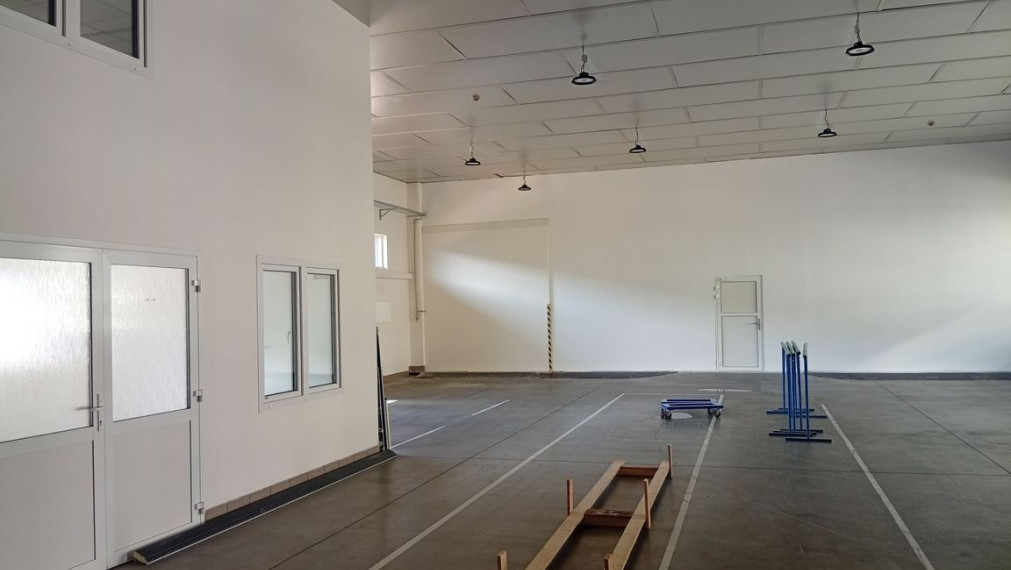 Výrobná hala s kanceláriami,  Považská Bystrica