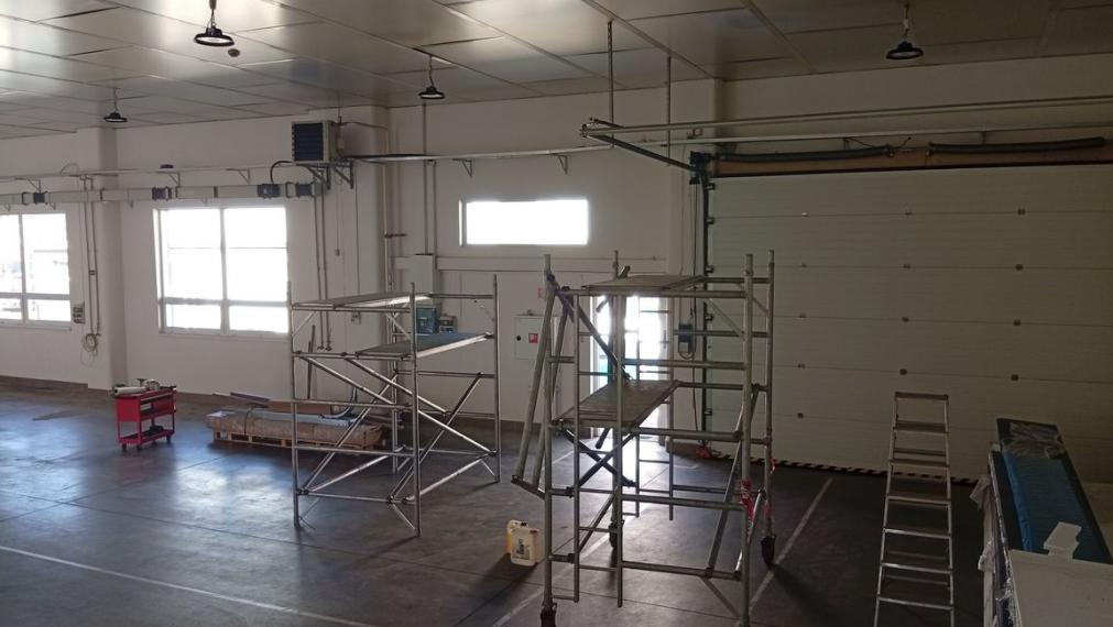 Výrobná hala s kanceláriami,  Považská Bystrica