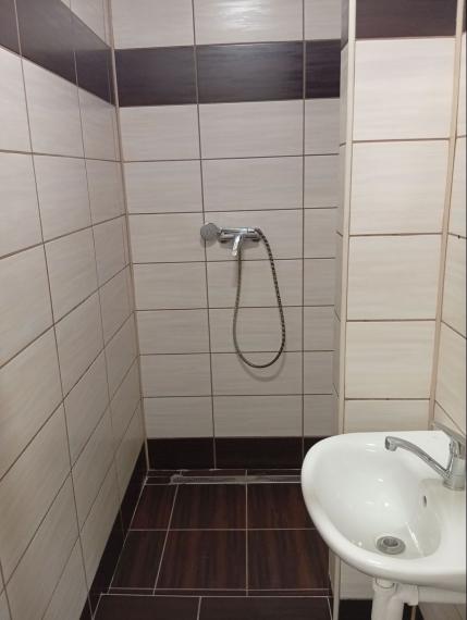 Výrobná hala s kanceláriami,  Považská Bystrica