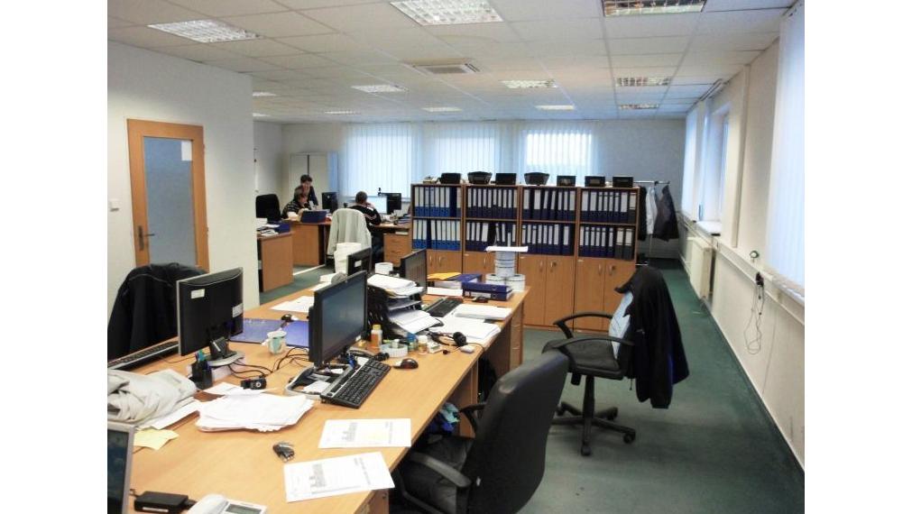 Výrobné, distribučné, parkovacie a kancelárske priestory, Trnava