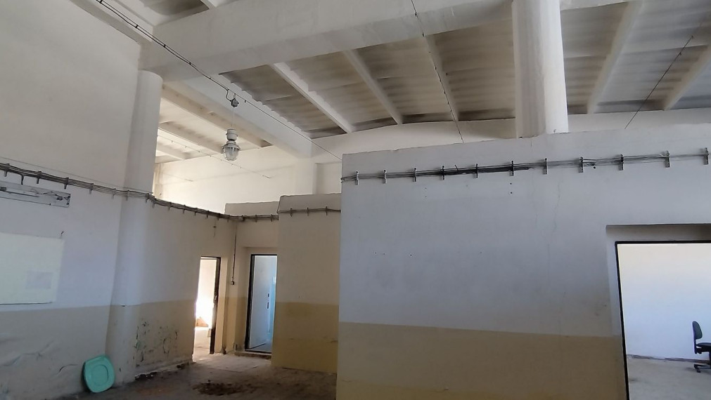 Priemyselný objekt s pozemkom na predaj – Chemolak, Smolenice