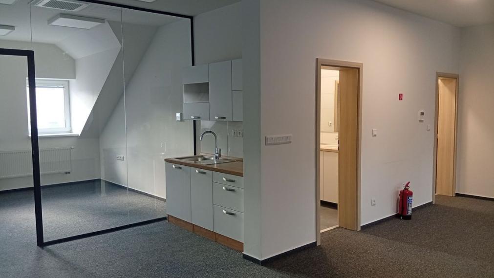 Administratívne priestory, Trenčín