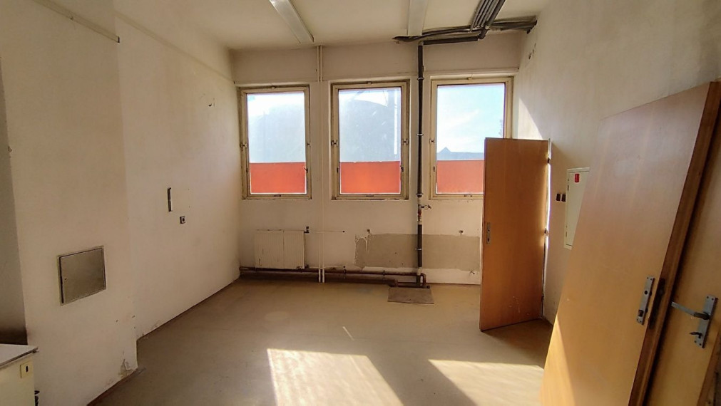 Investičná príležitosť – kompletne zrekonštruovaná ubytovňa pri železničnej stanici v Smoleniciach