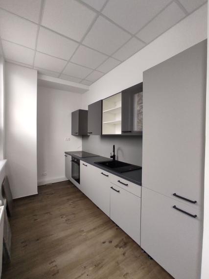 Administratívny priestor 450m2 na Kalinčiakovej ulici, v tesnej blízkosti TOWER 5 a štadióna Tehelné pole, BA3