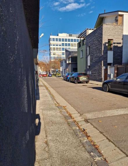 Garáž na predaj - ul. Gusevova, Bratislava II 