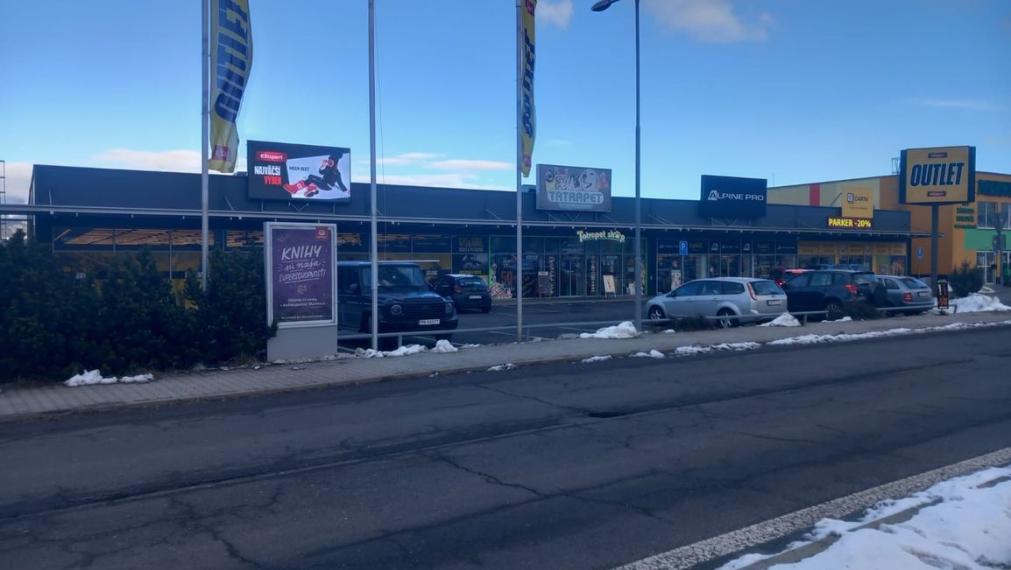 Obchodný priestor 317m2 v nákupnom centre v lokalite Kamenné Pole, Liptovský Mikuláš