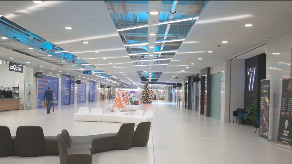 Atraktívny obchodný priestor v nákupnom centre, 100 m², Bajkalská