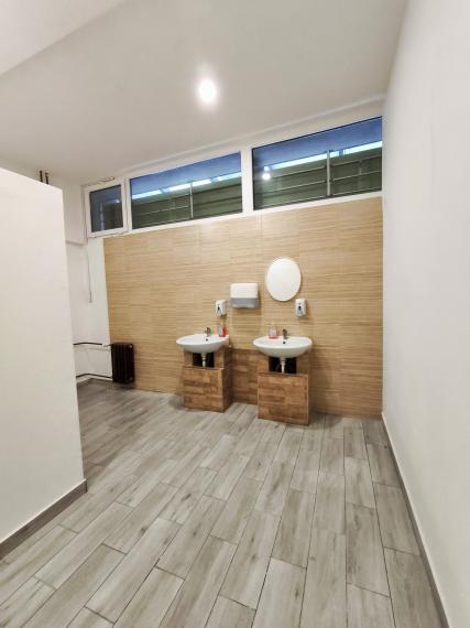 Obchodný priestor na prenájom - Ovsištské námestie, Bratislava V 