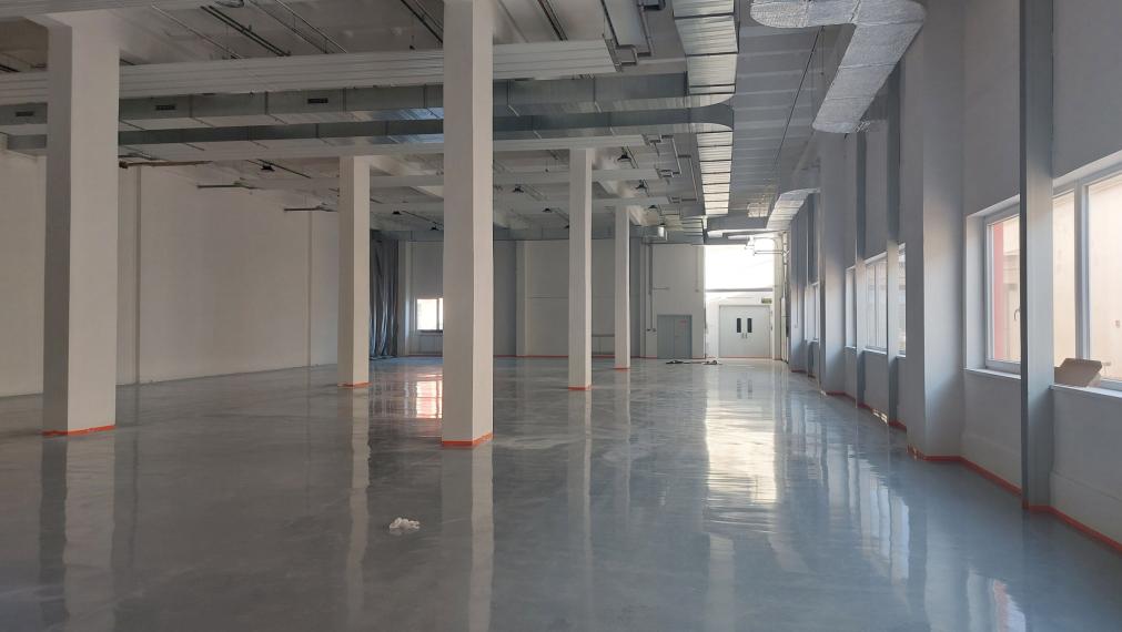 Sklady 1 600-14 550m2 na prenájom - Trenčín