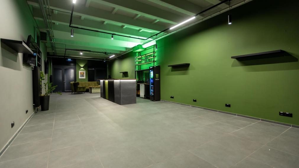 Obchodný priestor s vysokými stropmi vhodný aj na kaviareň, Sliačska, 129,82m2