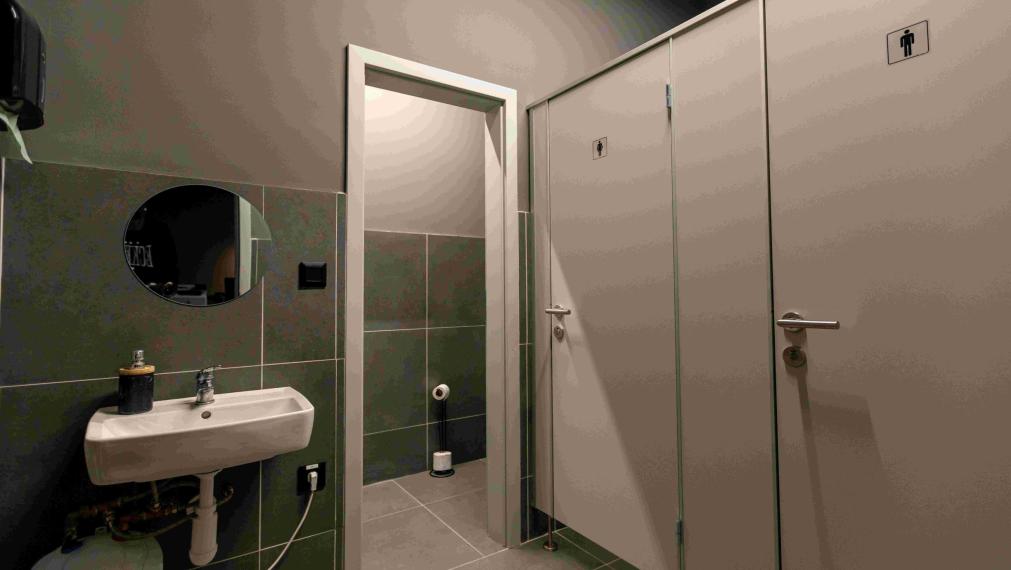 Obchodný priestor s vysokými stropmi vhodný aj na kaviareň, Sliačska, 129,82m2