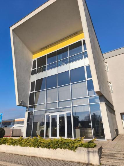 Obchodno - skladovy priestor na prenajom - Bratislava III