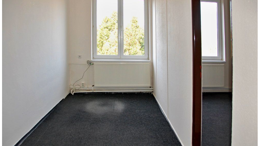 Na prenájom kancelárske priestory v budove na Sihoti ,Trenčín