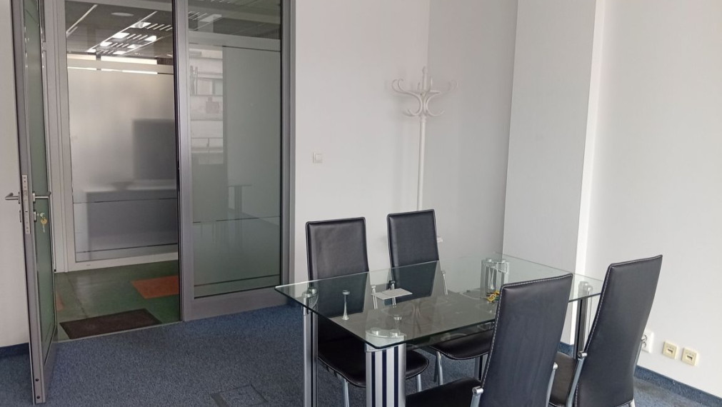 Obchodný priestor – bývalá reštaurácia, Trenčín