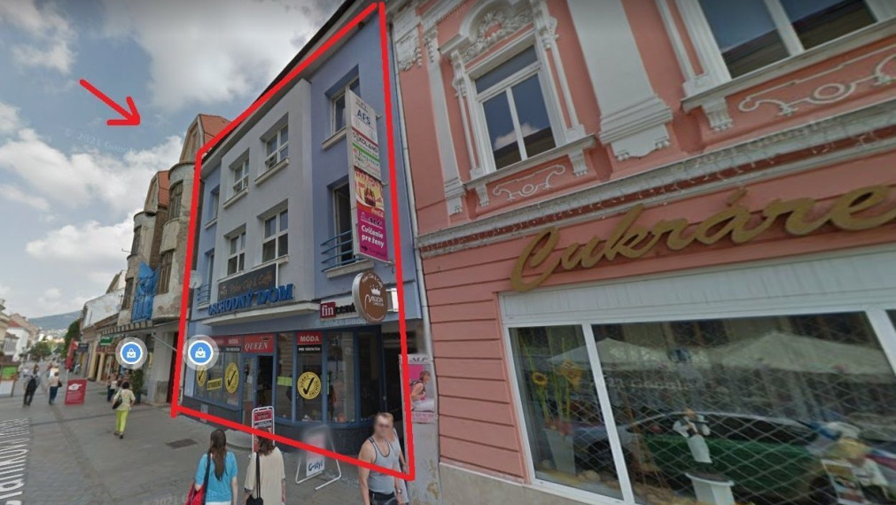 Obchodno-kancelárske priestory na pešej zóne s parkovaním