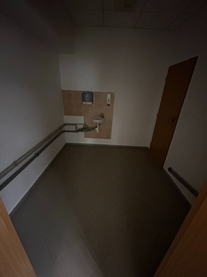 Obchodno-kancelárske priestory na pešej zóne s parkovaním