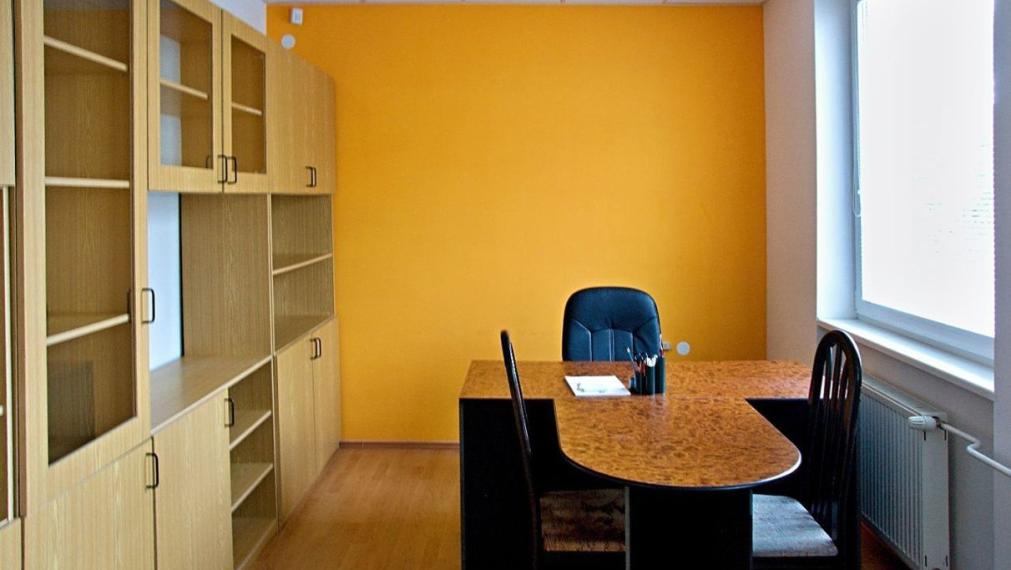 Administratívne priestory, Trenčín – Za mostami