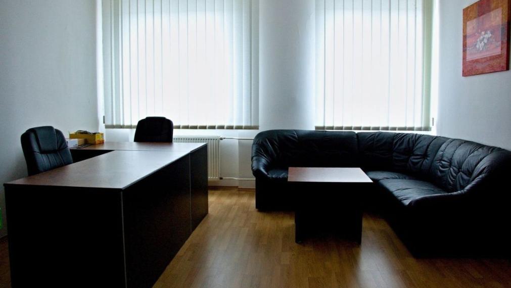 Administratívne priestory, Trenčín – Za mostami