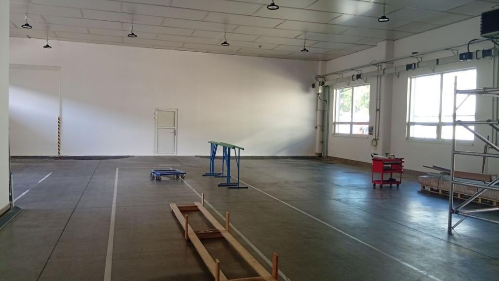 Výrobná hala s kanceláriami,  Považská Bystrica