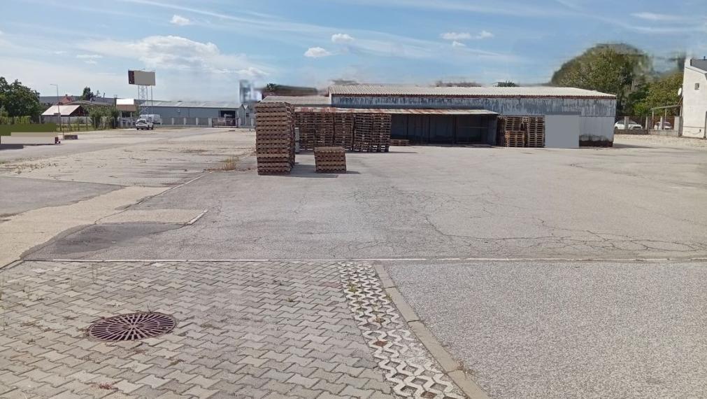 Komerčný areál,  Nové Mesto nad Váhom