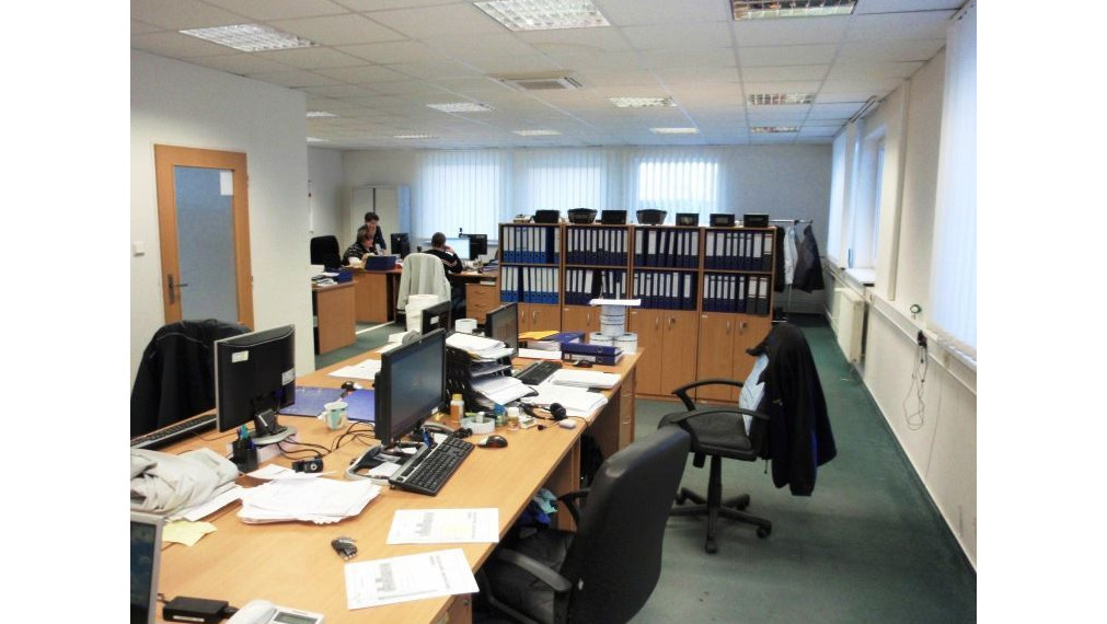 Výrobné, distribučné, parkovacie a kancelárske priestory, Trnava