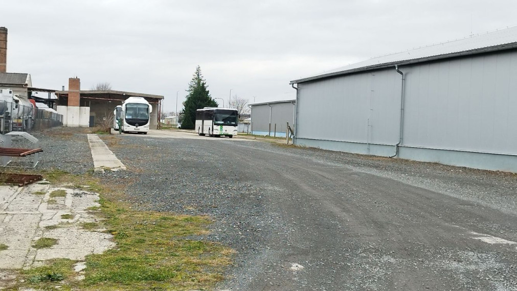 Spevnené plochy a parkovacie miesta na prenájom, Priemyselná ulica,Galanta