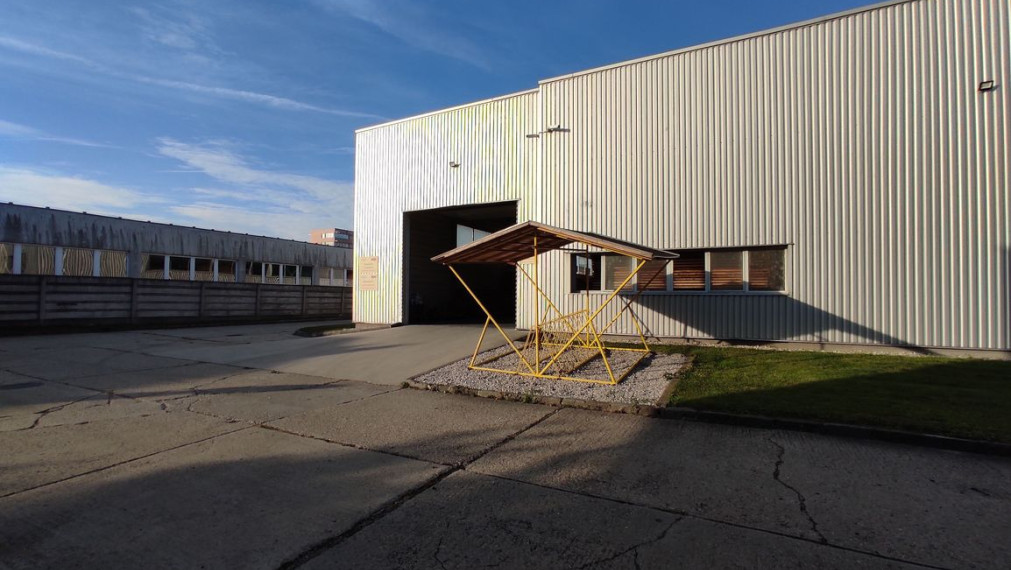 2.500m2 skladovo-výrobná hala s možnosťou administratívy na prenájom, DUNAJSKA STREDA