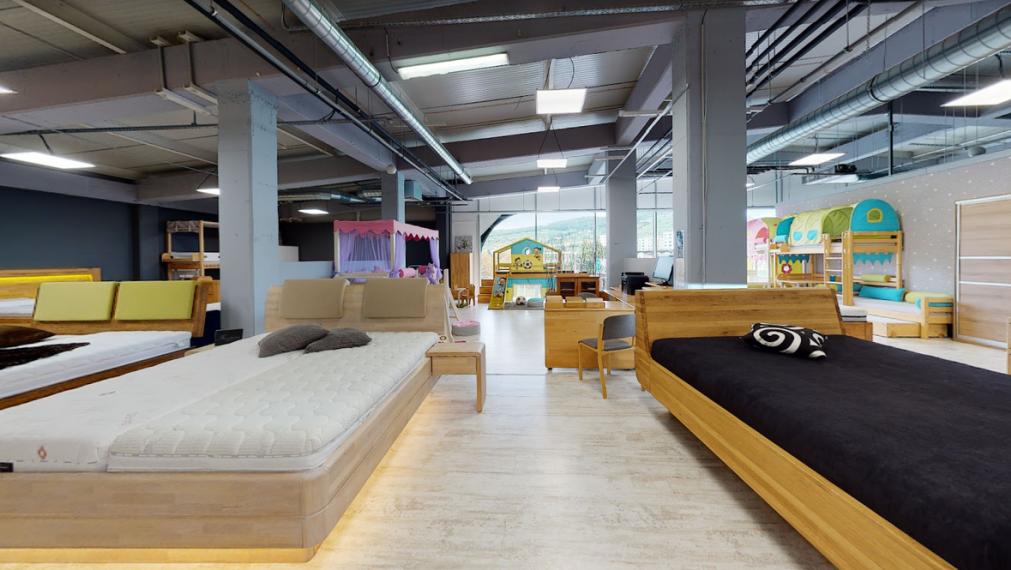 183m2 Obchodný priestor s veľkými výkladmi na Račiansku ulicu, Bratislava III