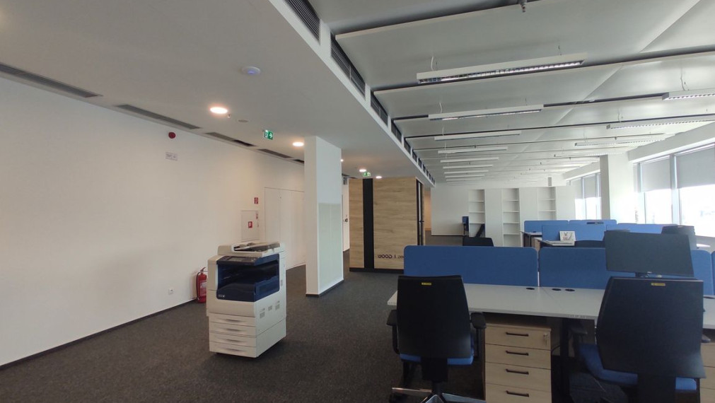 308m2 zariadený kancelársky celok vysokého štandardu s neobmedzeným parkovaním, POLUS/VIVO Tower