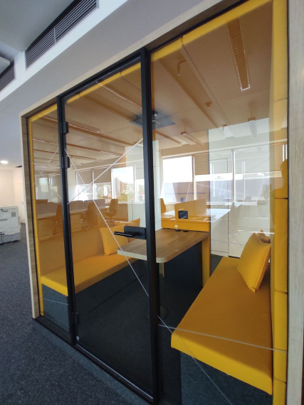 308m2 zariadený kancelársky celok vysokého štandardu s neobmedzeným parkovaním, POLUS/VIVO Tower