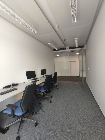 308m2 zariadený kancelársky celok vysokého štandardu s neobmedzeným parkovaním, POLUS/VIVO Tower