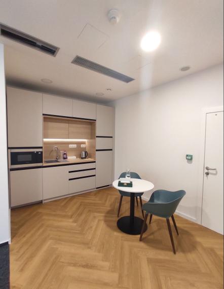 308m2 zariadený kancelársky celok vysokého štandardu s neobmedzeným parkovaním, POLUS/VIVO Tower