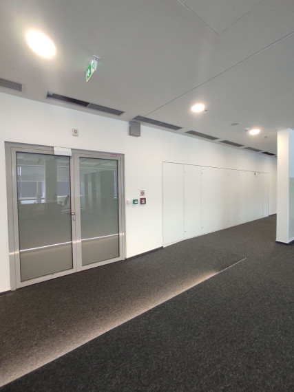 308m2 zariadený kancelársky celok vysokého štandardu s neobmedzeným parkovaním, POLUS/VIVO Tower