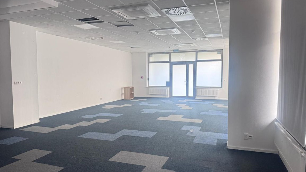 Na prenájom - obchodný priestor, ul. Klincová, Bratislava II