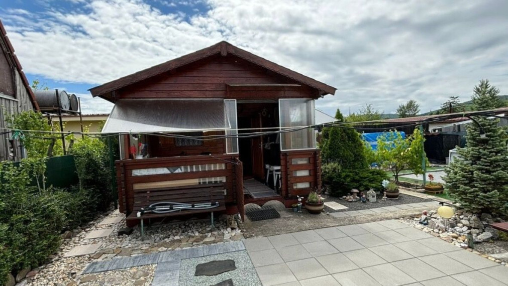 Záhrada na predaj, Rača