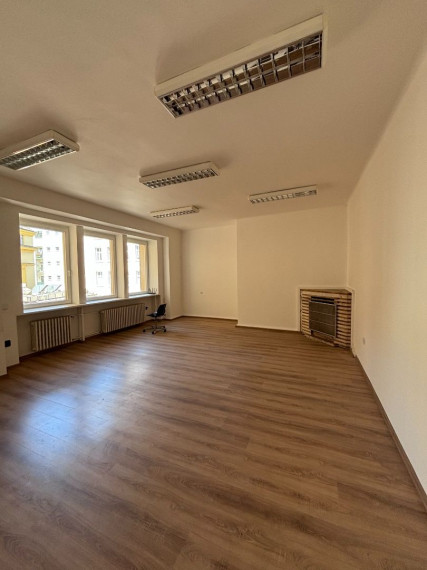 Kancelársky komplex v historickej admin. budove v Starom Meste