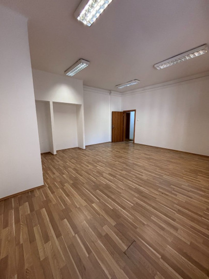 Kancelársky komplex v historickej admin. budove v Starom Meste