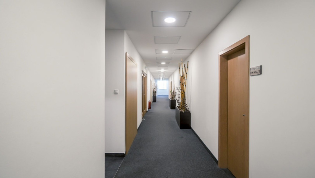 Reprezentatívna polyfunkčná budova so skladom a parkovaním v atraktívnej lokalite, Bratislava - Nové Mesto TOP