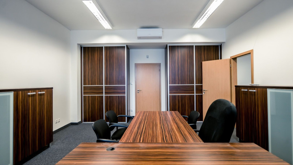 Reprezentatívna polyfunkčná budova so skladom a parkovaním v atraktívnej lokalite, Bratislava - Nové Mesto TOP