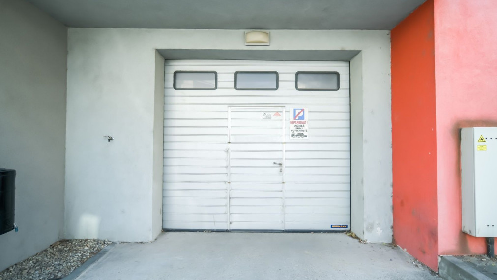 Reprezentatívna polyfunkčná budova so skladom a parkovaním v atraktívnej lokalite, Bratislava - Nové Mesto TOP