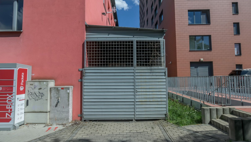 Reprezentatívna polyfunkčná budova so skladom a parkovaním v atraktívnej lokalite, Bratislava - Nové Mesto TOP