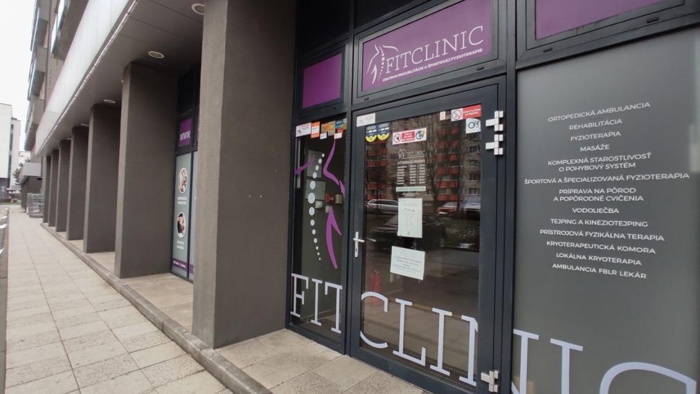 300m2 obchodný priestor so ZDRAVOTNÍCKYM ŠTANDARDOM, vysokými stropmi, 2 vstupmi a parkovaním