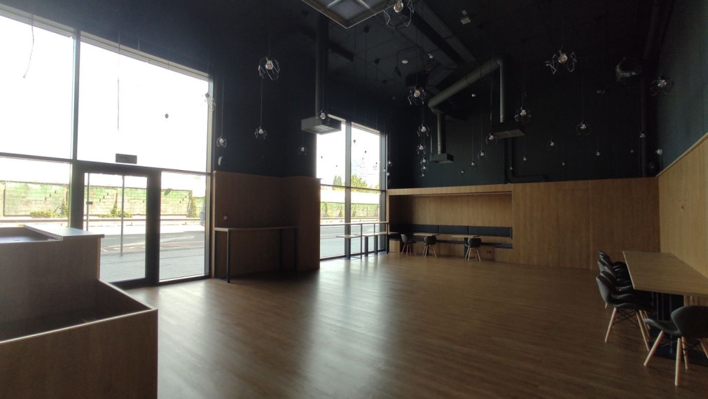 Obchodné priestory vhodné na showroom, EINPARK, Einsteinova-Petržalka
