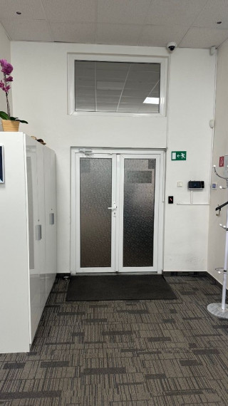 Priestor 168m2 na vyvýšenom prízemí v blízkosti Klientskeho centra, Bratislava II