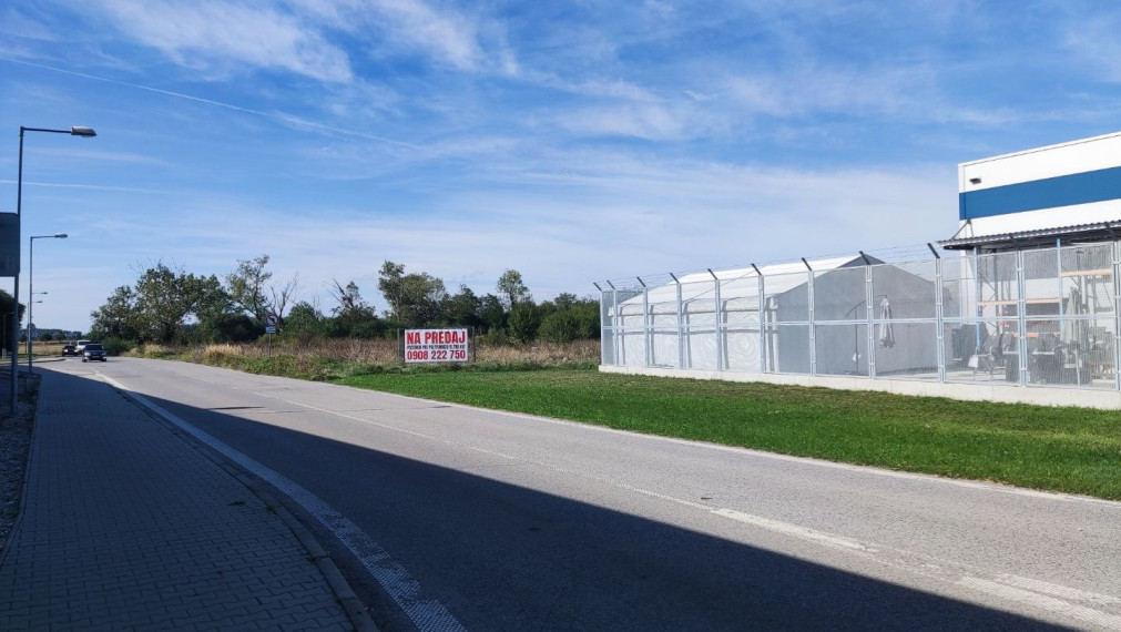 Na predaj pozemok – Kasárenská ulica, Šamorín